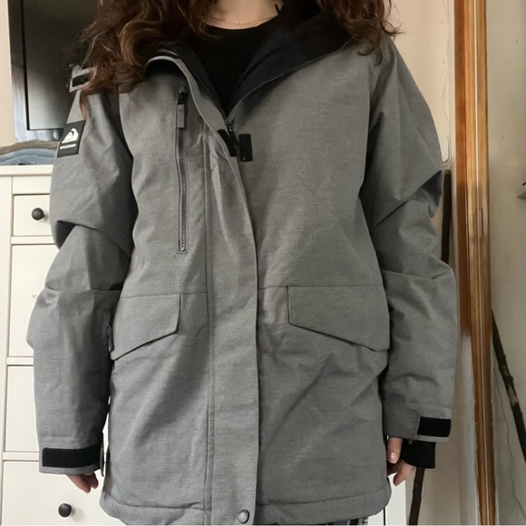 Quicksilver grey ski/snowboarding jacket - Picture 2 of 5
